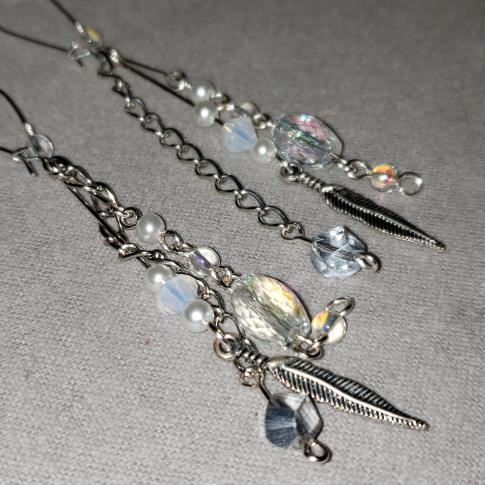 Fallen Angel Earring Set - Picture 4 of 5